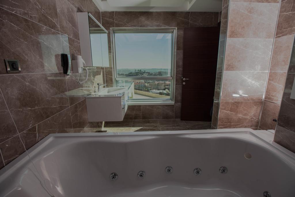 Mitannia Regency Hotel 디아르아바키 객실 사진